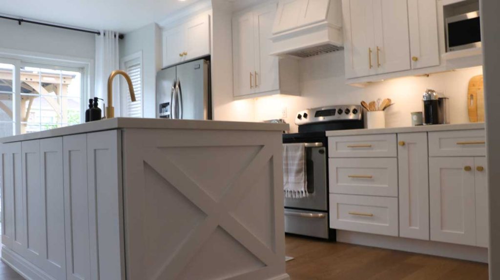 Kitchen Island and cabinets