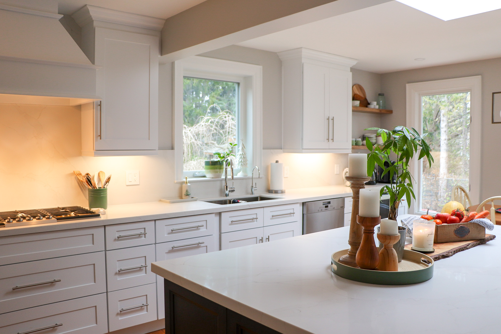 Maximize Storage with Smart Kitchen Cabinet Designs