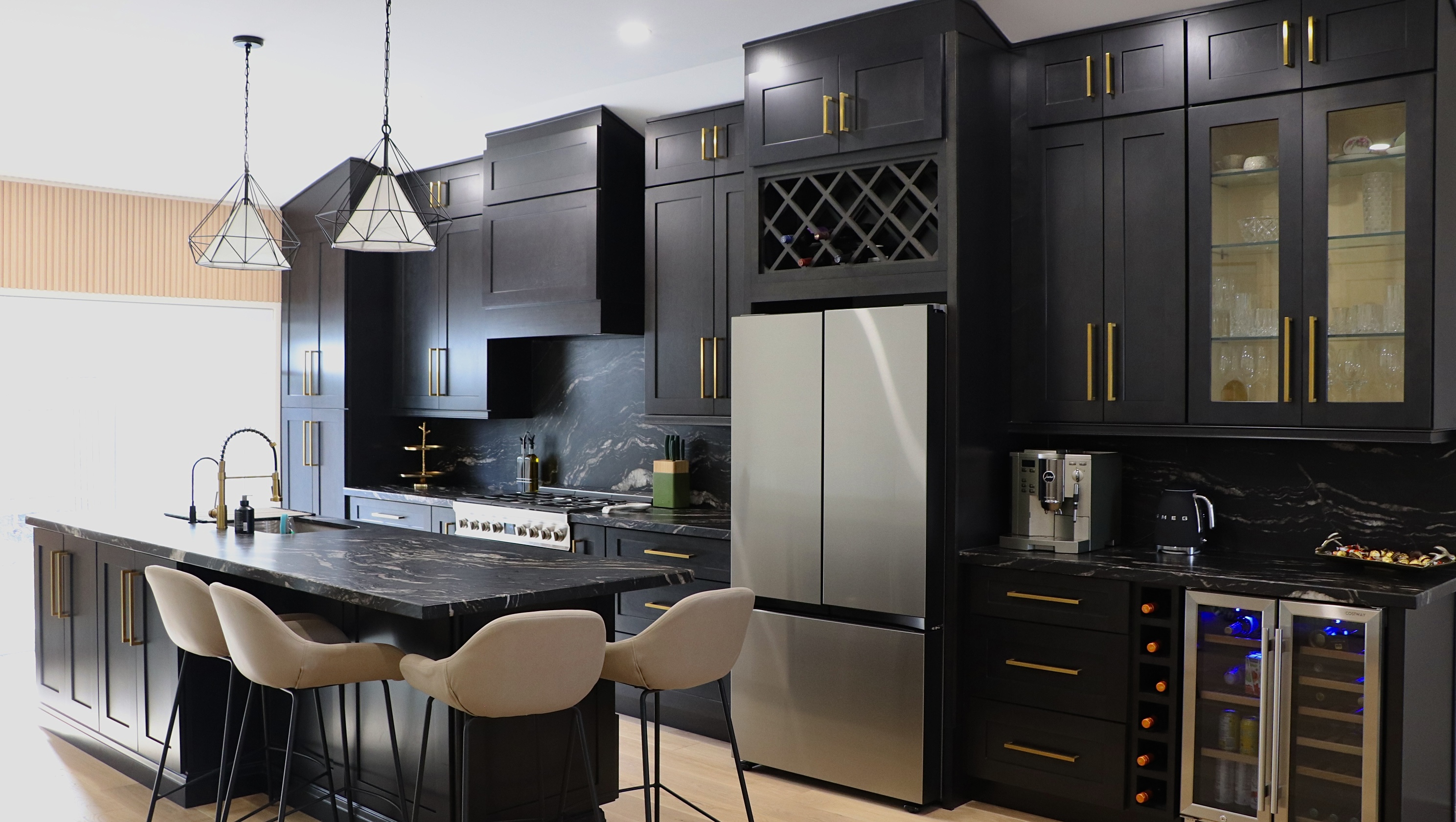 Kitchen That Reflects RockWood Kitchens